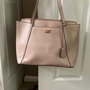 Micheal kors leather purse and wallet